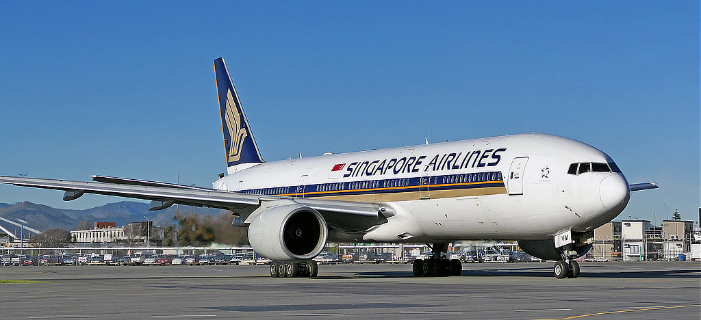 Boeing 777-200 Registration 9V-SVM of Singapore Airlines
