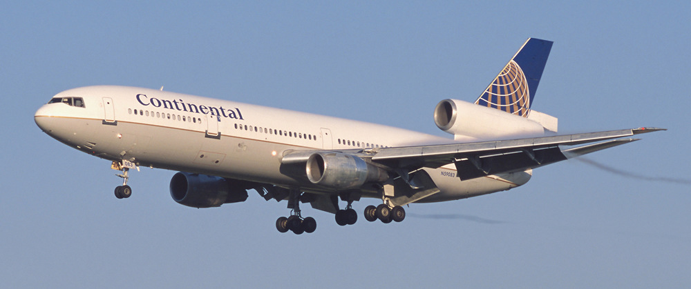 DC-10 of Continental Airlines